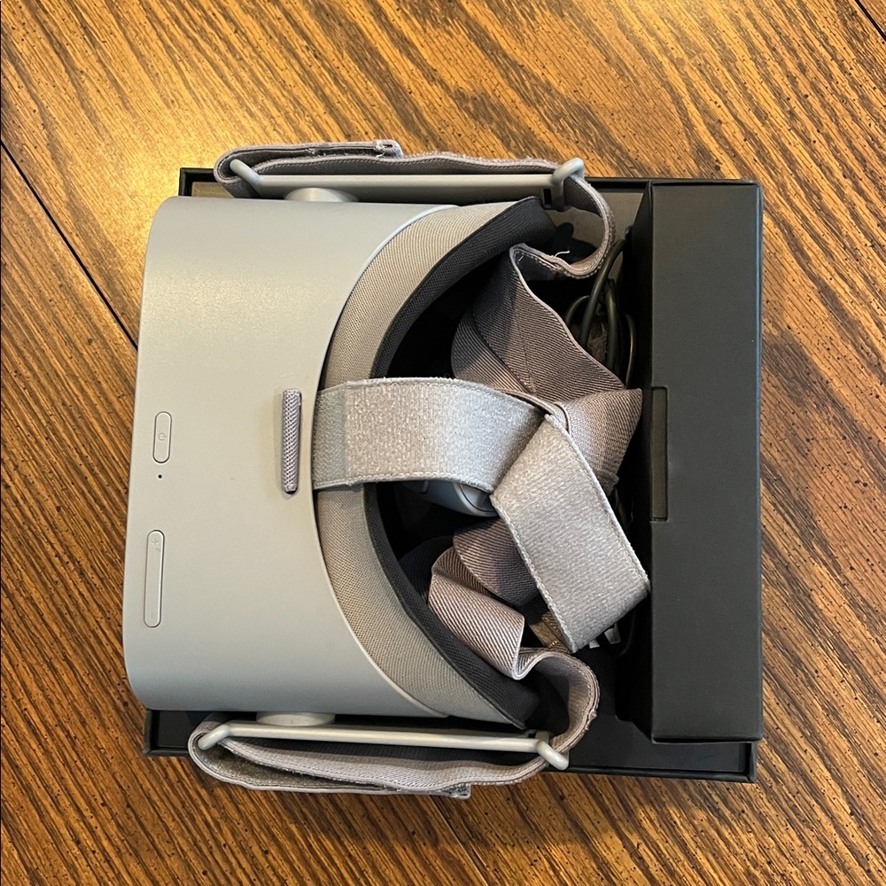 Oculus Go stand alone VR Headset 64 GB - Picture 10 of 10